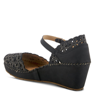 Gennina Sandals in Black