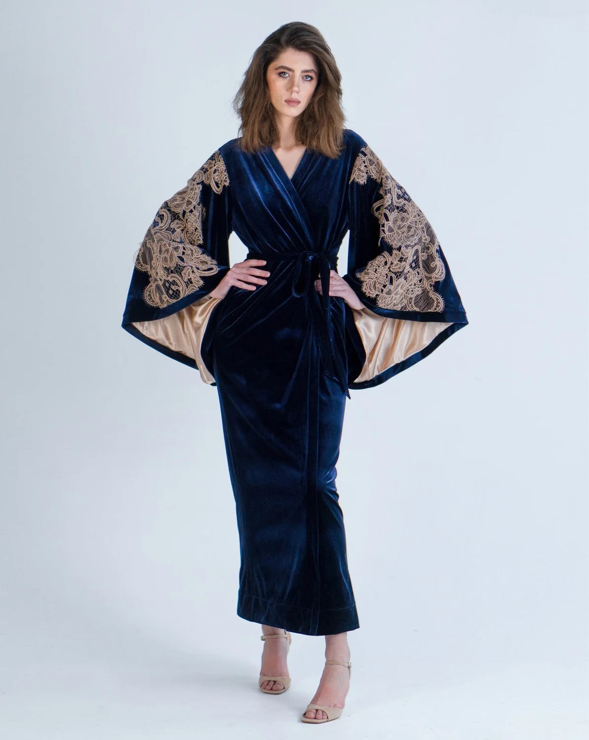 Velvet Memoirs Kimono in Blue