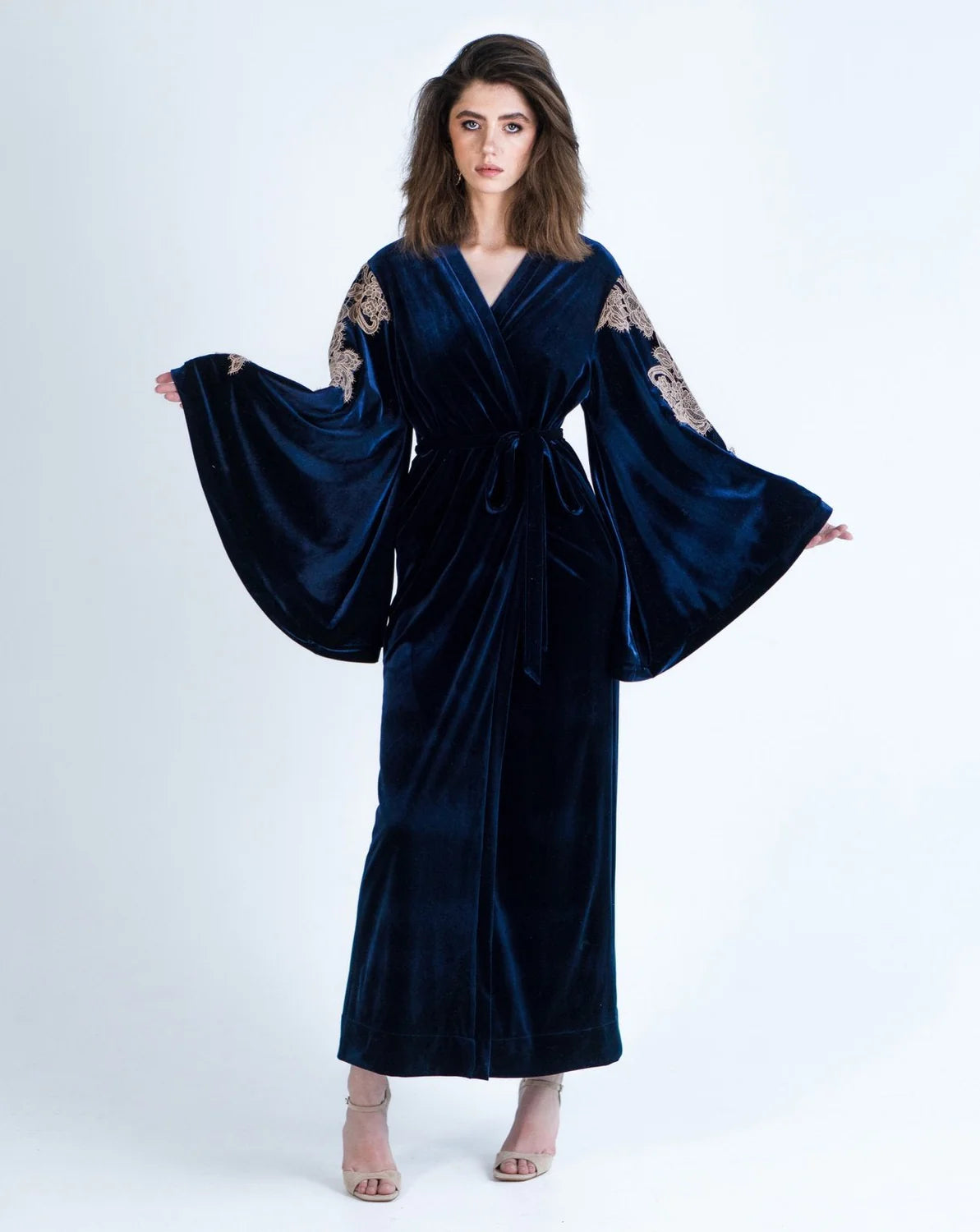 Velvet Memoirs Kimono in Blue