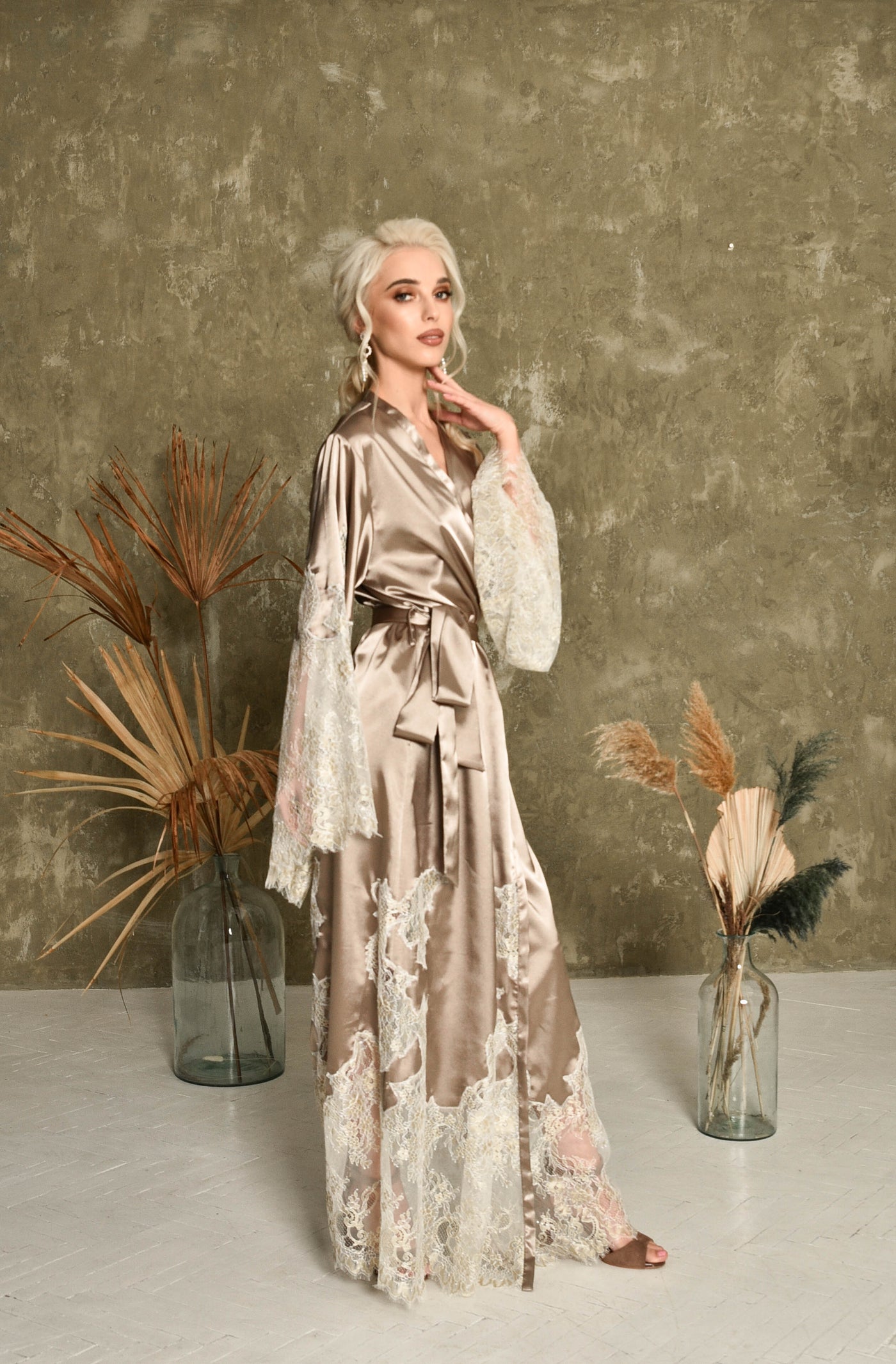 Levant Nights Robe and Nightgown Set in Dark Beige