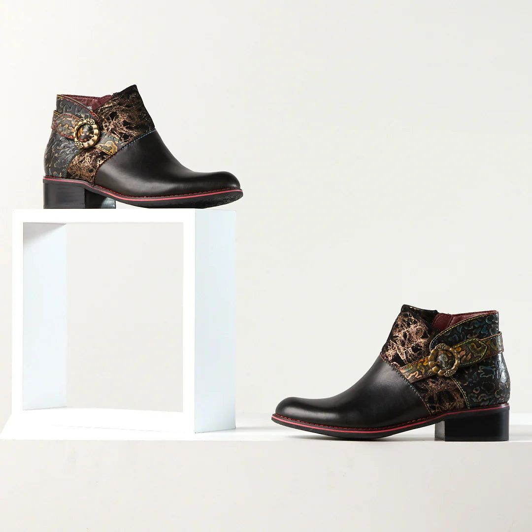 Tiatia Boots in Black