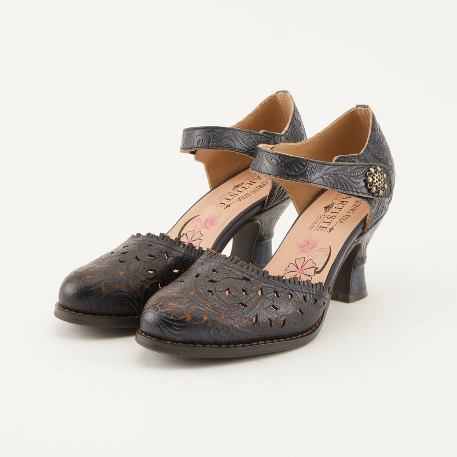 Le 5e Arrondissement Strap Heels in Black