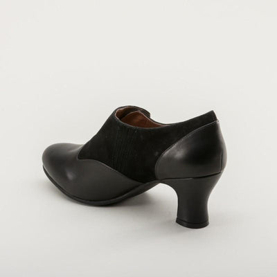 Greta Retro Side-Button Shoes in Black