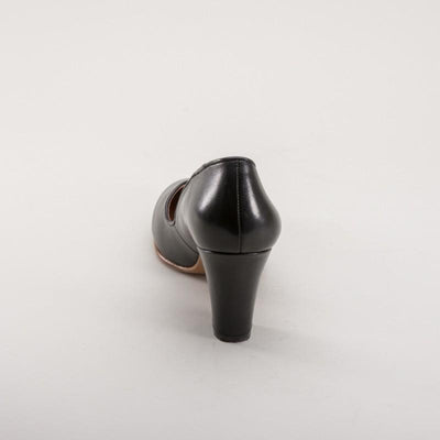 Marilyn 1940s Pumps in Black by Royal Vintage Shoes