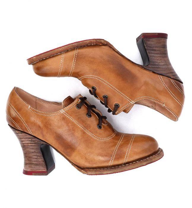 Victorian Style Leather Shoes in Tan Rustic