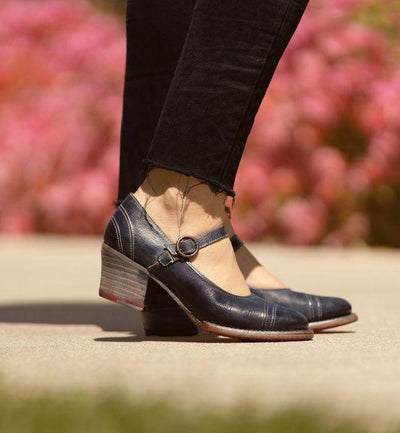 Twigley Vintage Style Heels in Navy Rustic