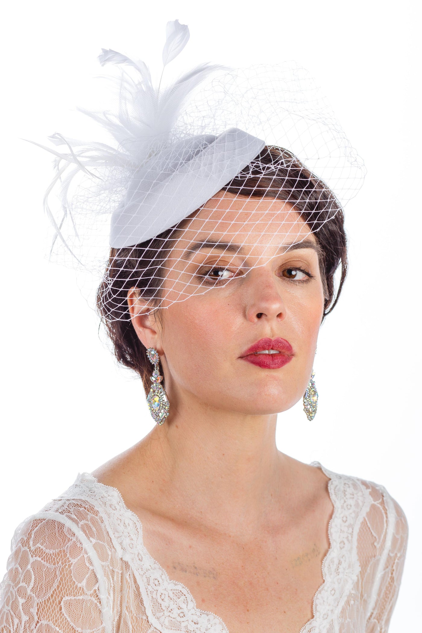 Prim 1940s Veil in White