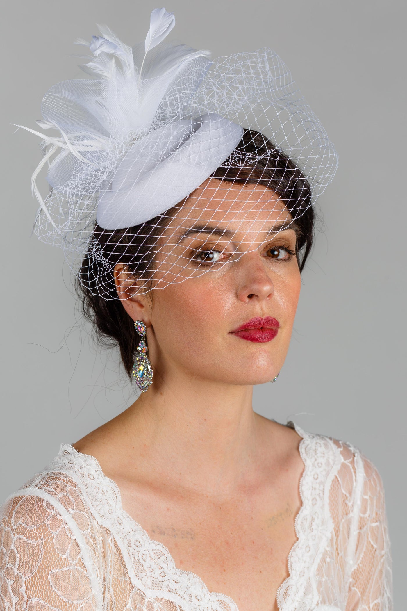 Prim 1940s Veil in White