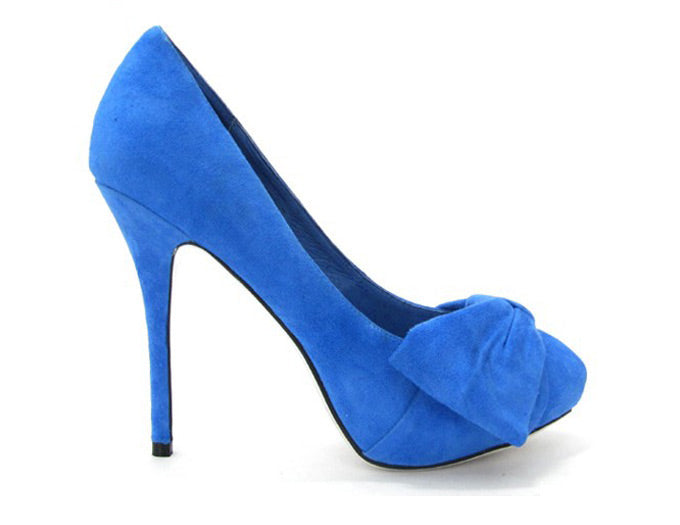 Chloe Vintage style blue suede pumps