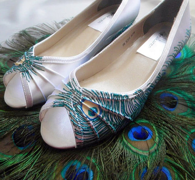 Unique Vintage style bridal shoes in Cream, Model "Leah"