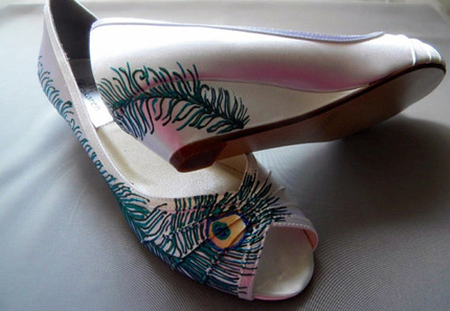 Unique Vintage style bridal shoes in Cream, Model "Leah"
