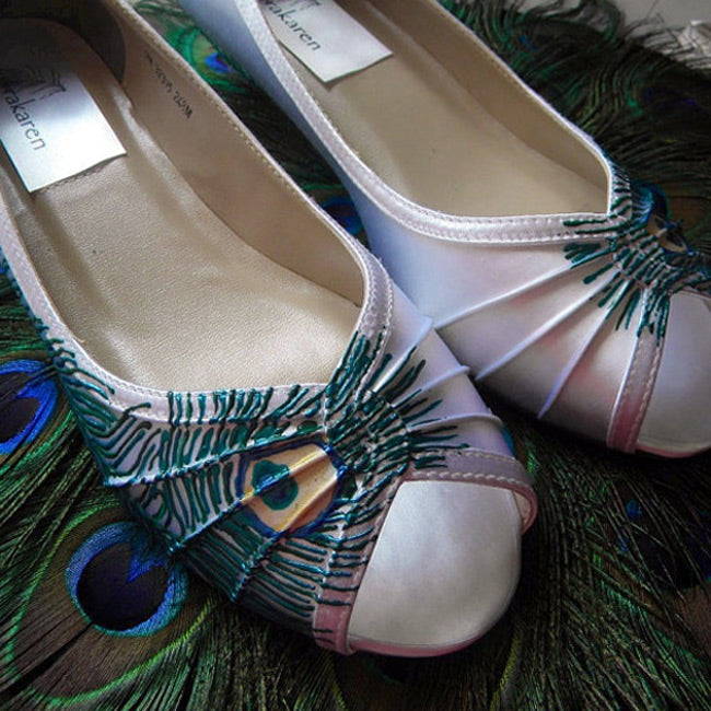 Unique Vintage style bridal shoes in Cream, Model "Leah"