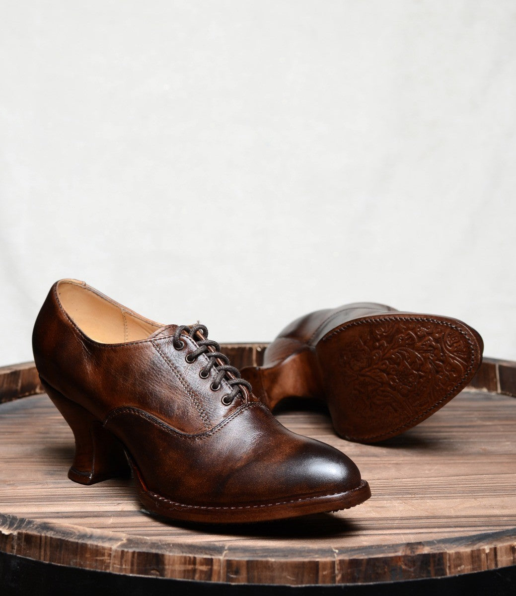 Victorian Style Leather Lace-Up Shoes in Teak Rustic