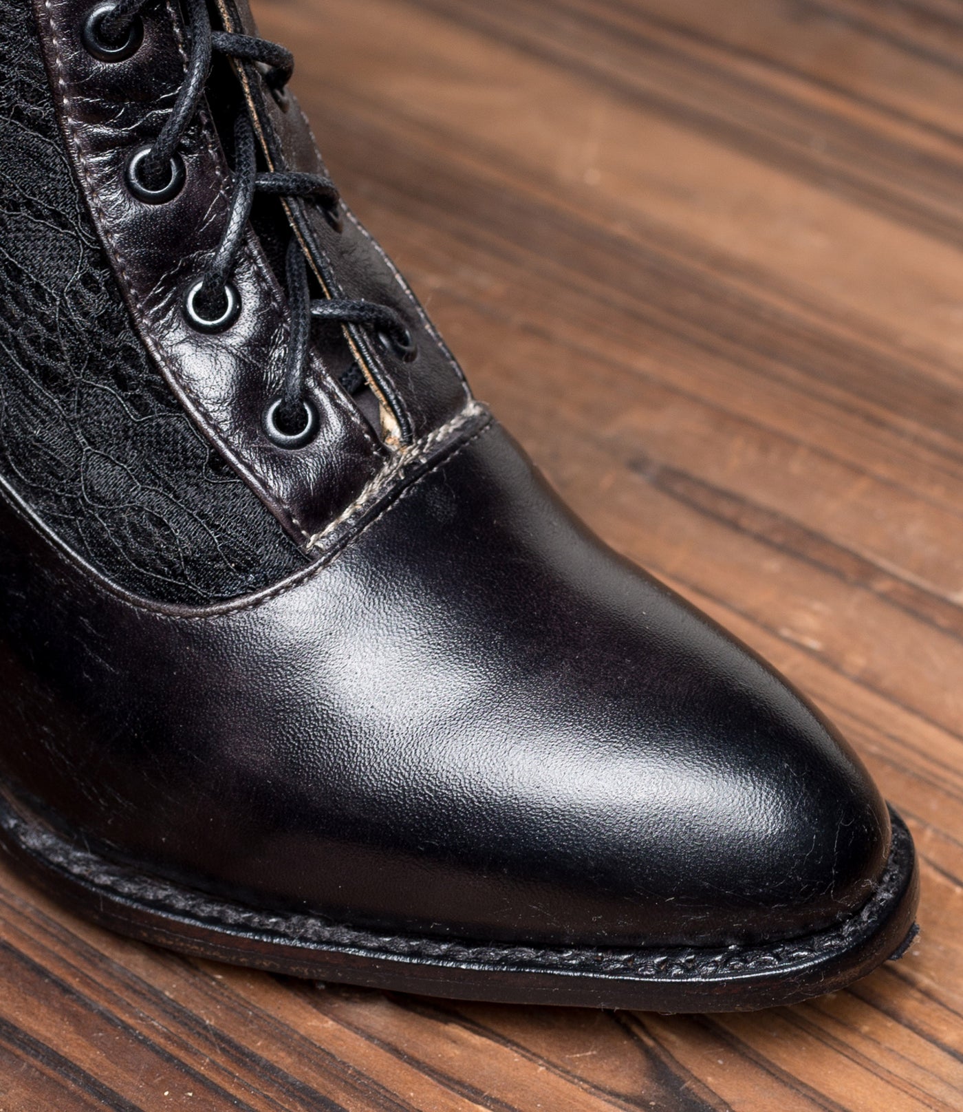 Vintage Style Victorian Lace Up Leather Boots in Black Rustic
