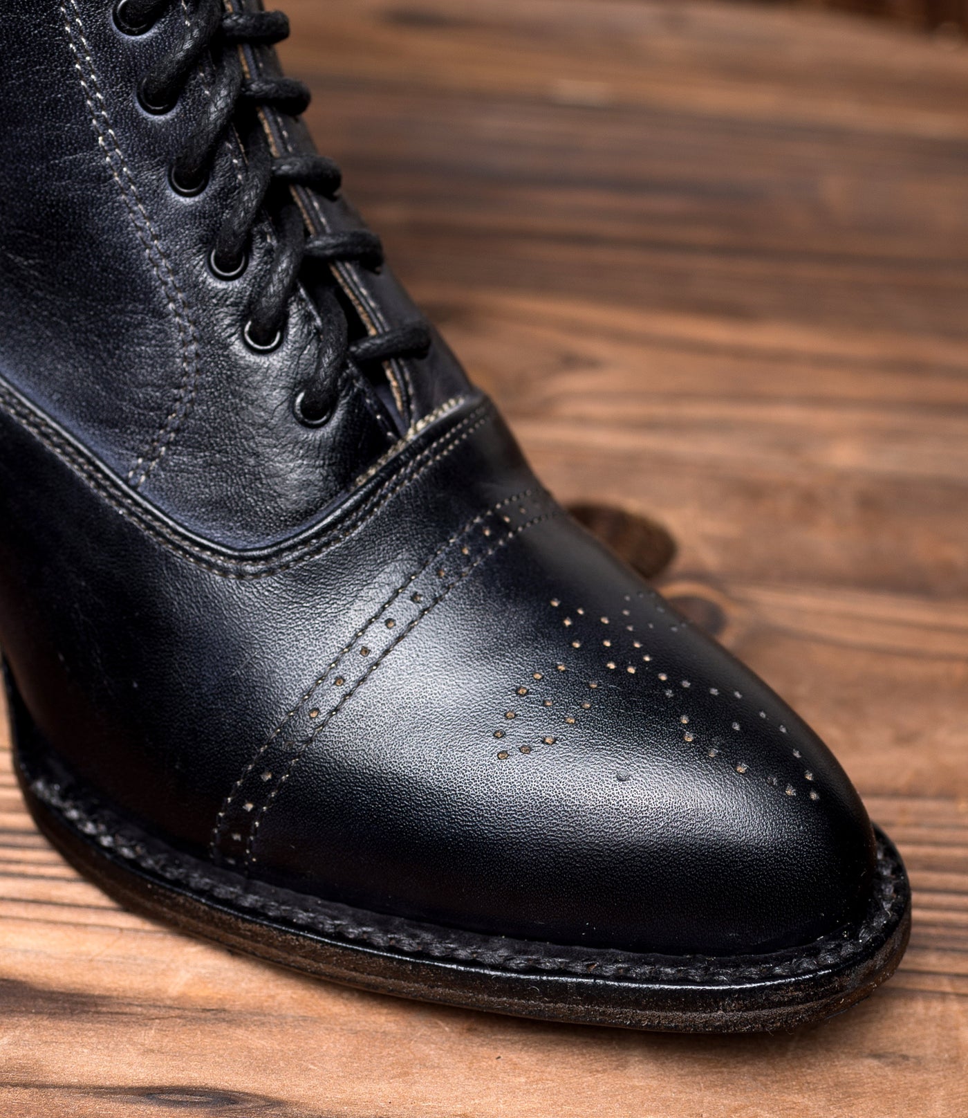 Mirabelle Victorian Mid-Calf Leather Boots in Black Rustic