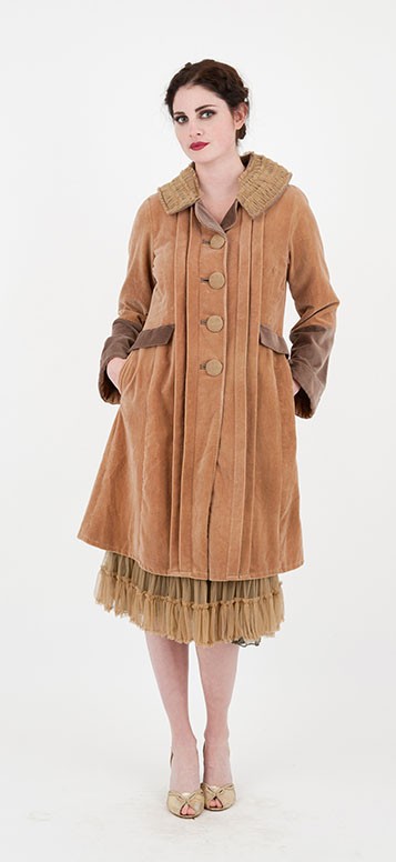 Nataya T-378 Vintage Velvet Ruffle Coat