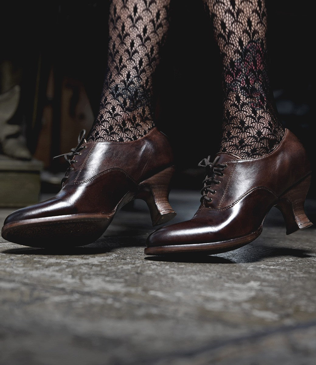 Victorian Style Leather Lace-Up Shoes in Teak Rustic