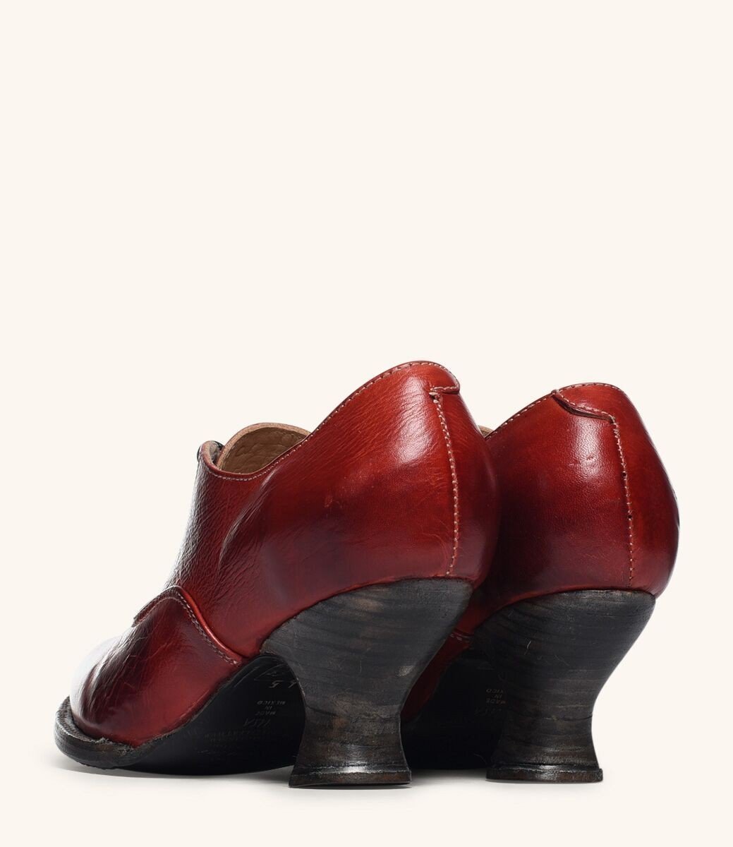 Victorian Style Leather Lace-Up Shoes in Red Rustic