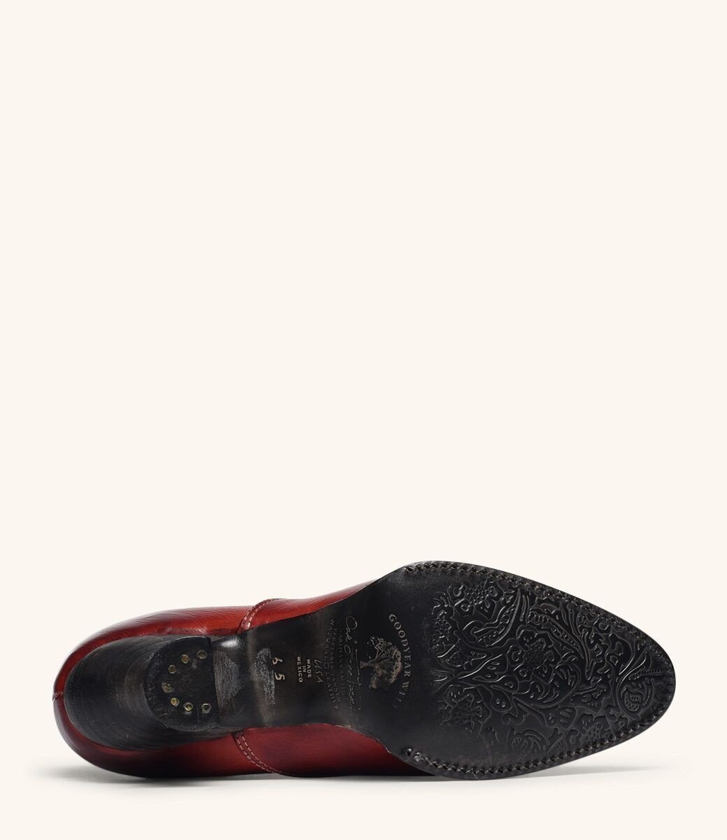 Victorian Style Leather Lace-Up Shoes in Red Rustic