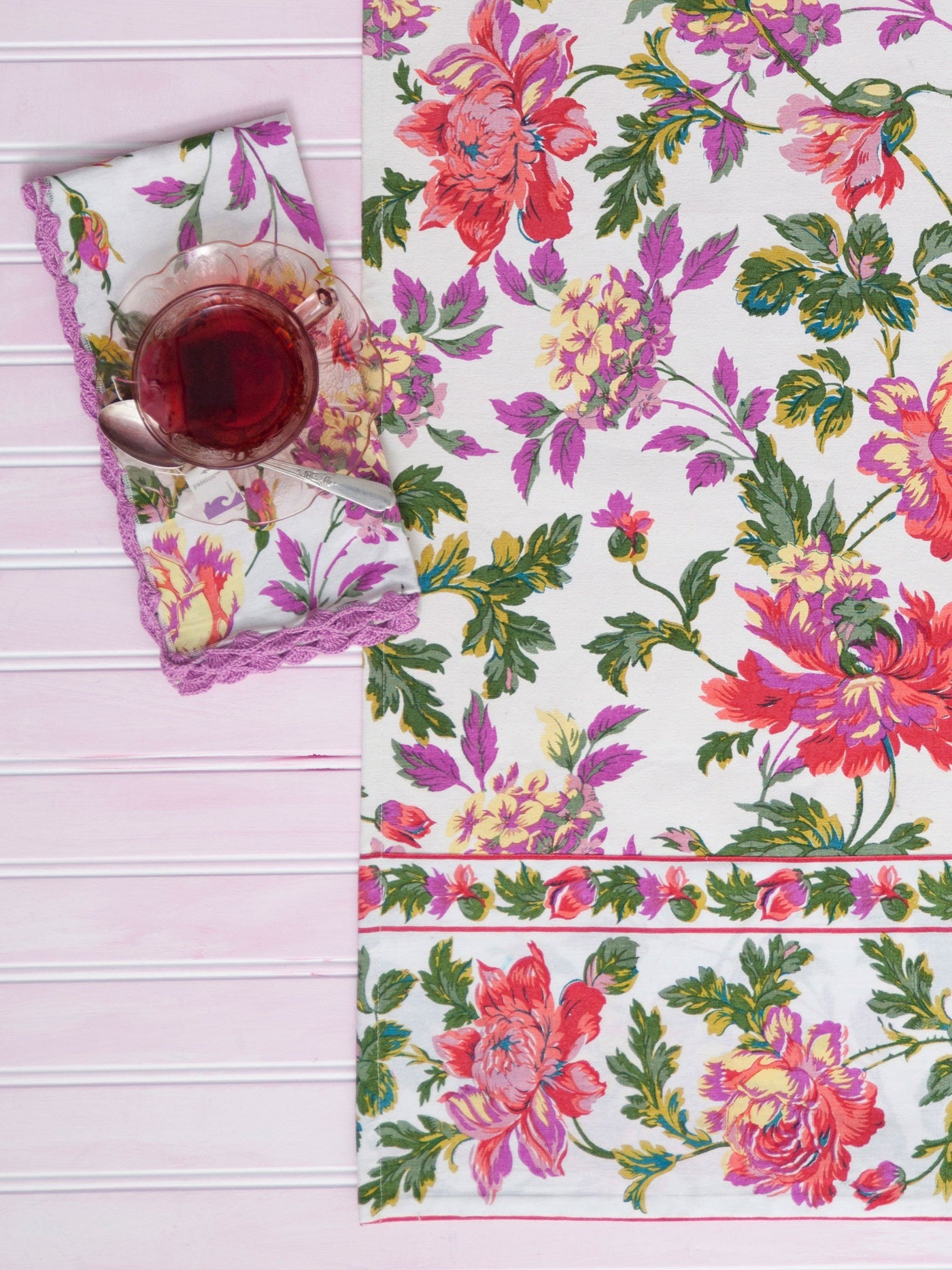 Cranberry Tea Cotton Garden Runner in Ecru by April Cornell