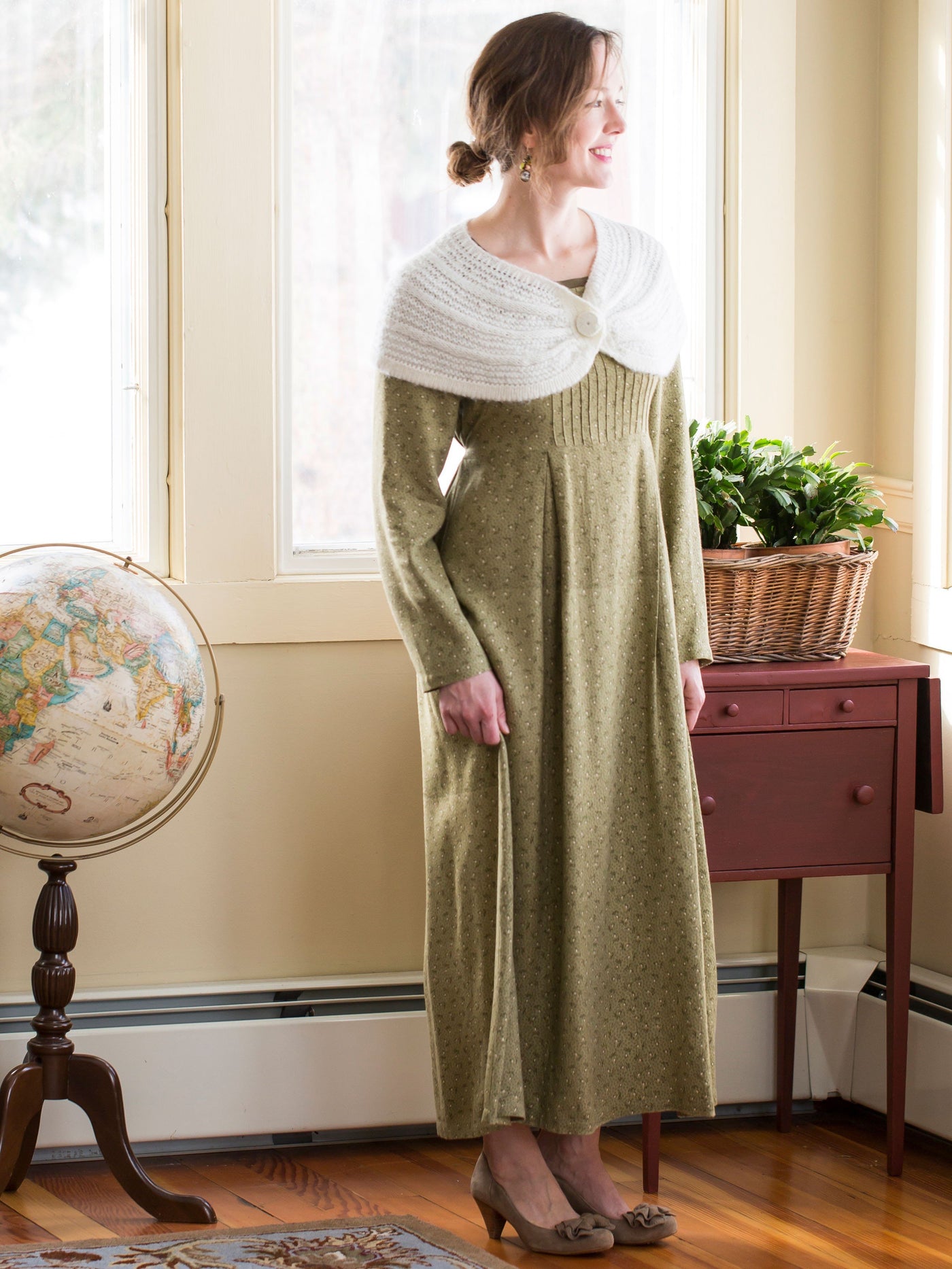 Daphne Capelet in Ecru by April Cornell