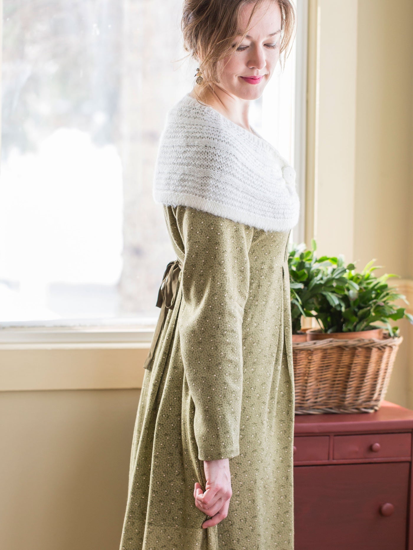 Daphne Capelet in Ecru by April Cornell