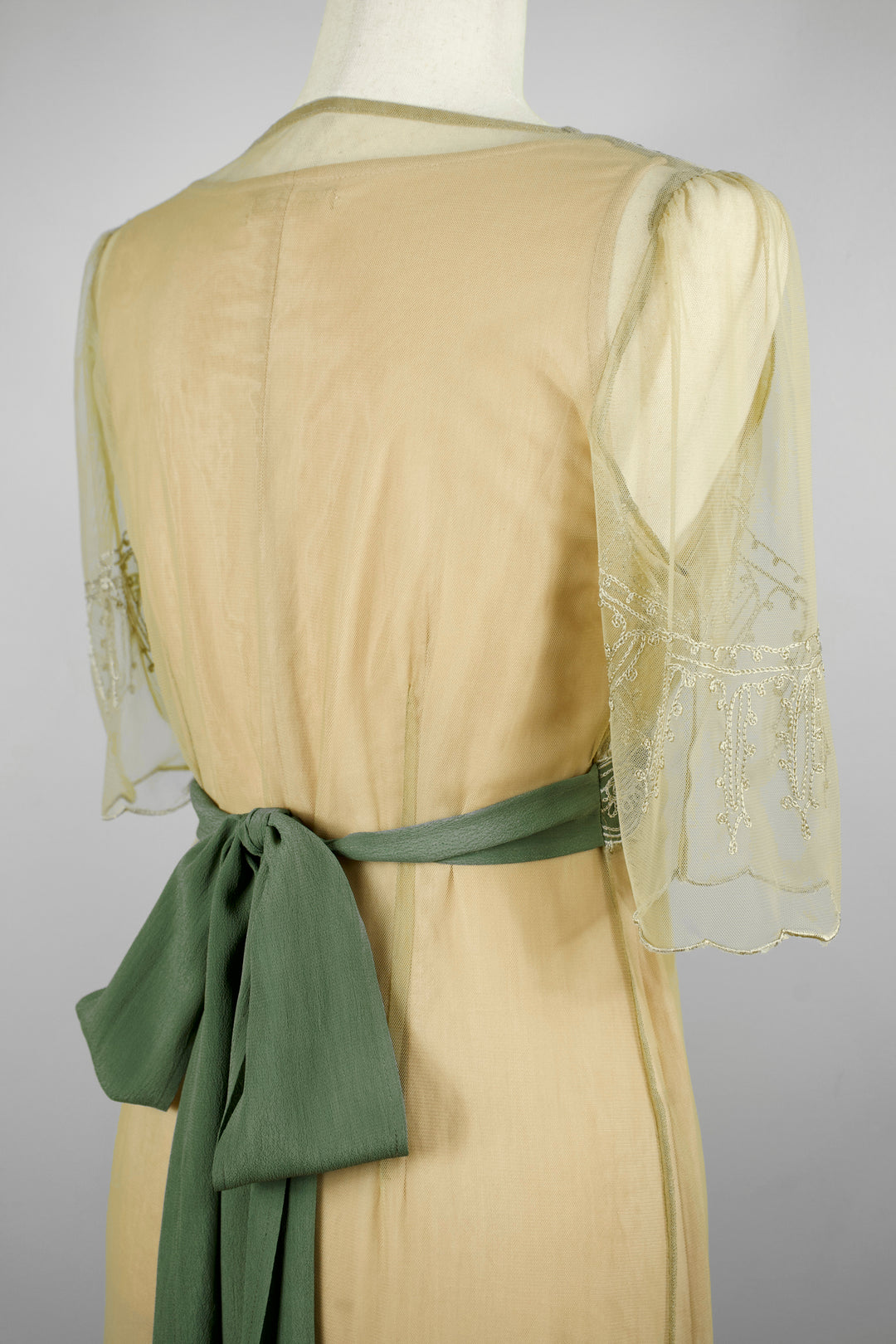 40007 New Vintage Titanic Dress in Sage – WardrobeShop