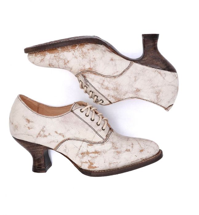 Victorian Style Leather Lace-Up Shoes in Nectar Lux