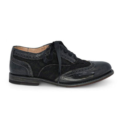 Maude Wing-Tip Riding Shoes in Black